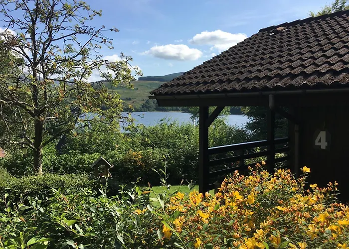 Cosy Modern Nordic Lodge W/ Loch View & Log Burner