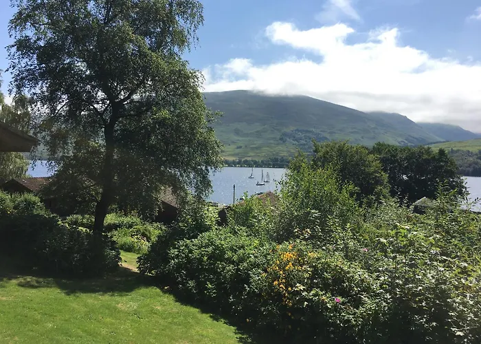 Cosy Modern Nordic Lodge W/ Loch View & Log Burner