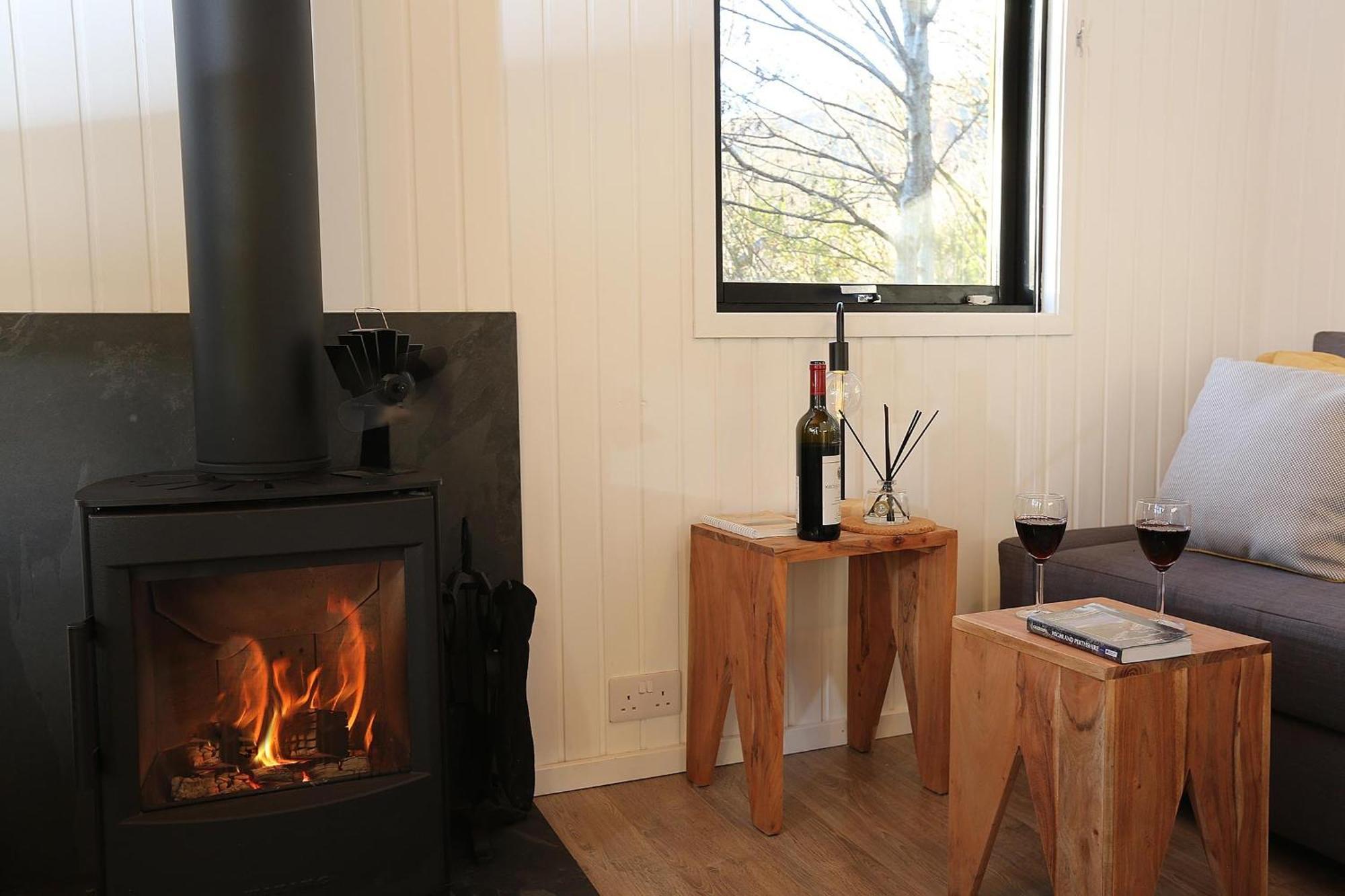 Holiday home Cosy Modern Nordic W/ Loch View & Log Burner *