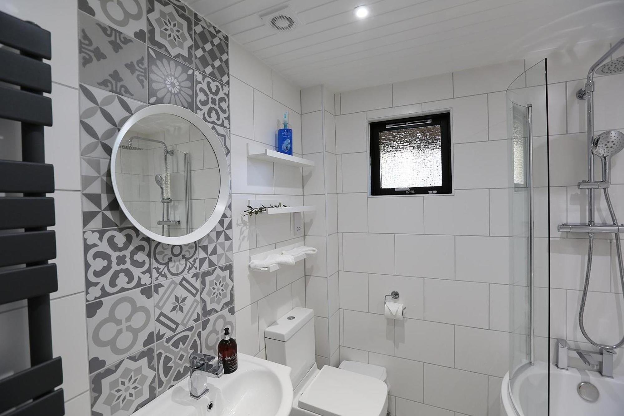 Cosy Modern Nordic W/ Loch View & Log Burner Lochearnhead