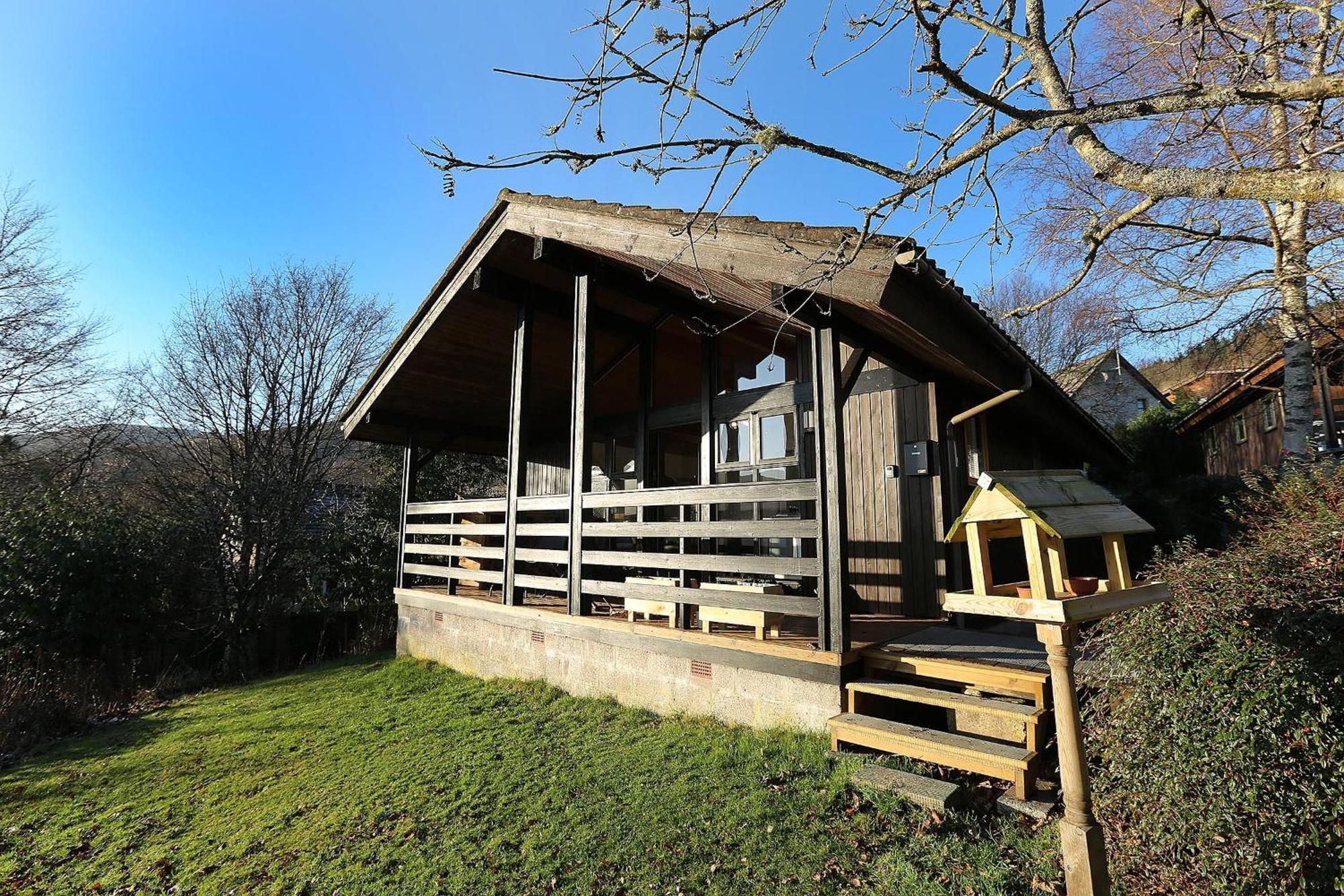 Cosy Modern Nordic W/ Loch View & Log Burner Holiday home *