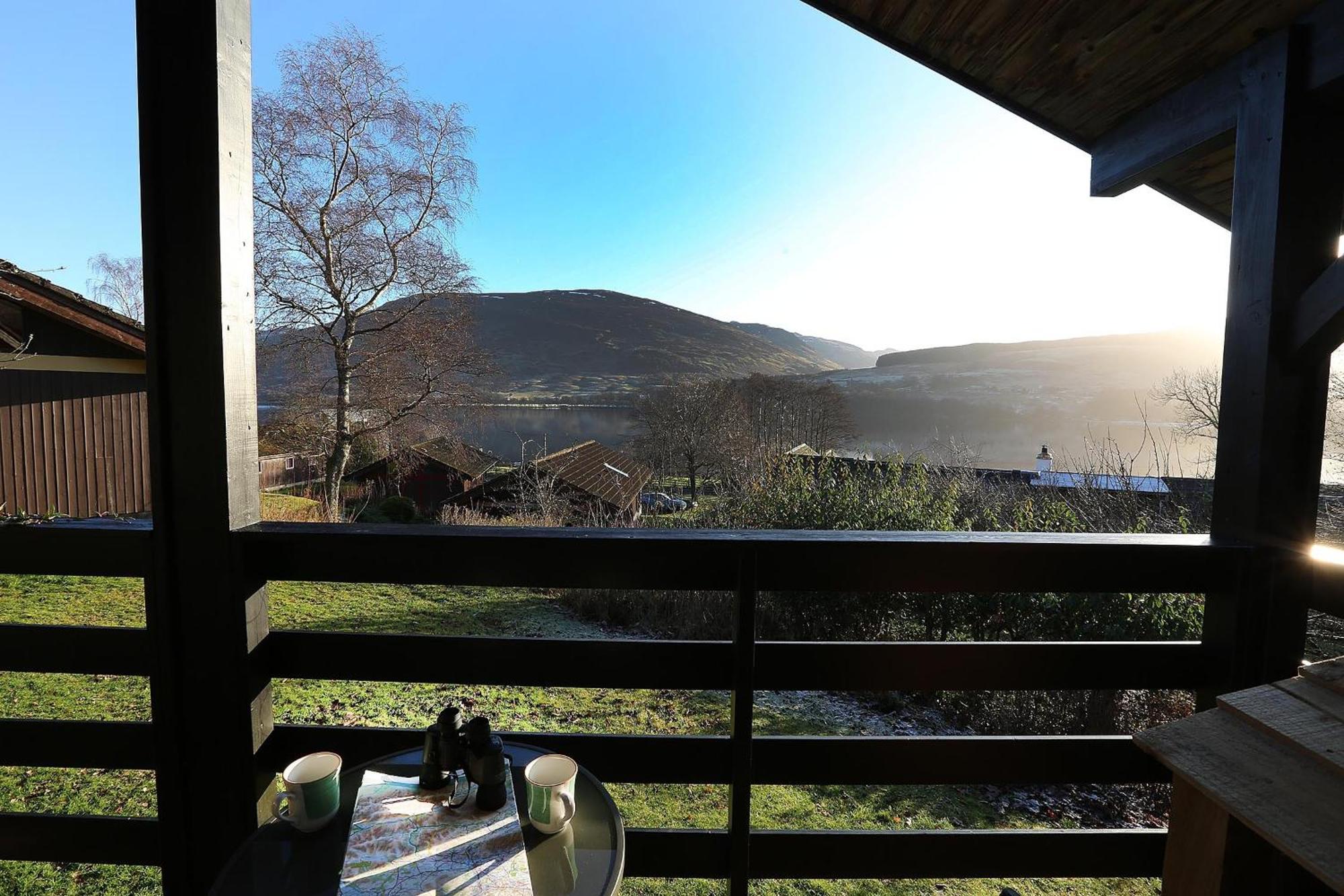 Cosy Modern Nordic W/ Loch View & Log Burner *